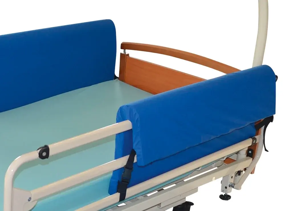 Protection en mousse formée pour barrière de lit médicalisé