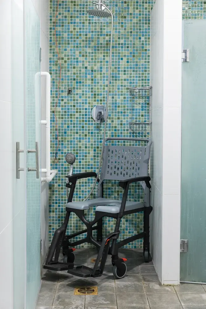 Fauteuil de douche Bathmobile