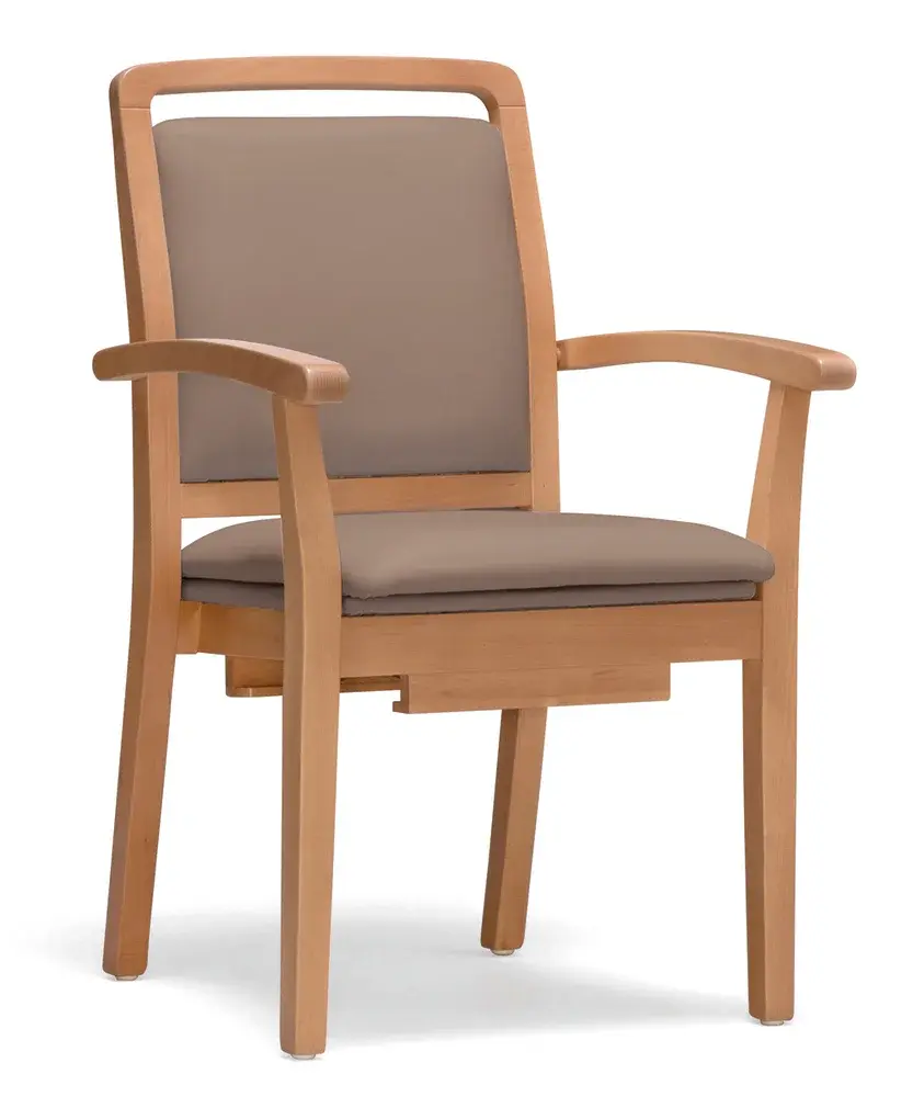 Chaise percée en bois Komod