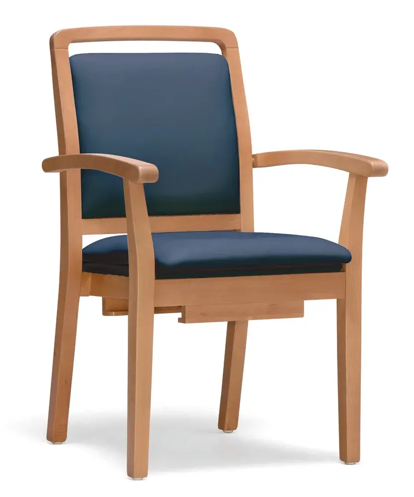 Chaise percée en bois Komod