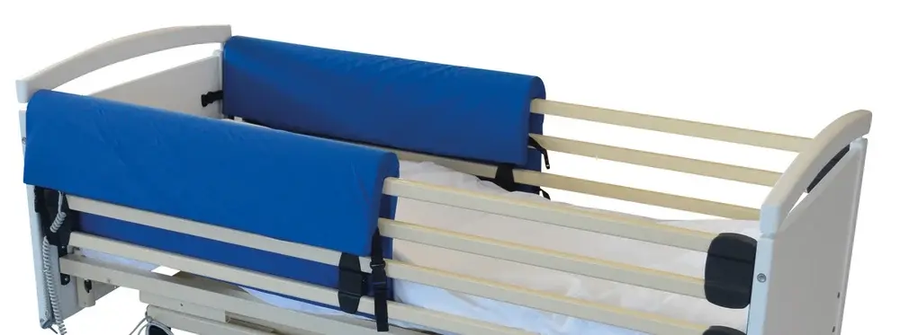 Protection en mousse formée pour barrière de lit médicalisé