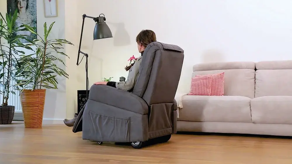 Fauteuil releveur mobile Narvik 2 moteurs sur roues