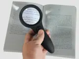 Vignette - Loupe de poche à LED