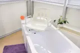 Vignette - Siège pivotant pour baignoire